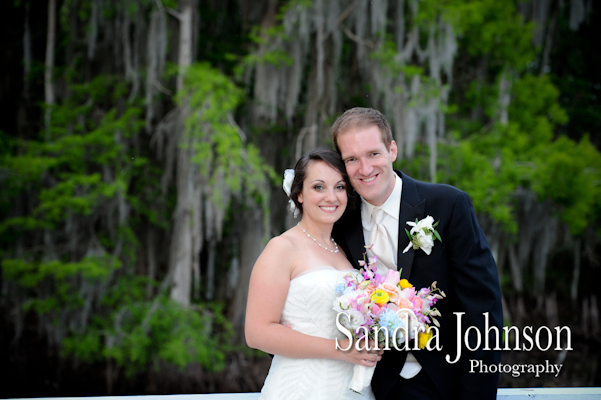 Best Lakeside wedding at Paradise Cove in Orlando, Florida - Wedding photographer - Sandra Johnson (SJFoto.com)